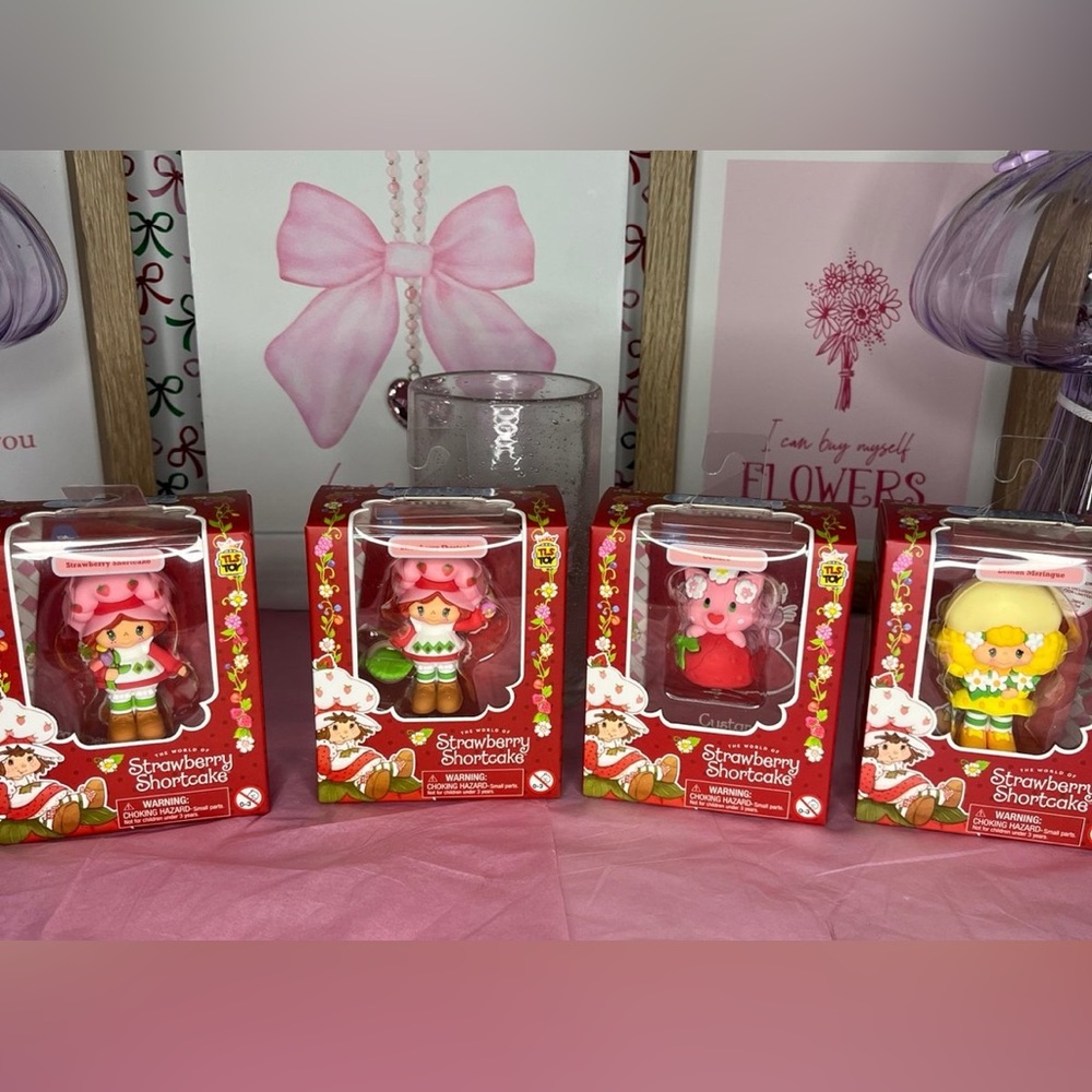 Cheebee Strawberry Shortcake Easter Figures
